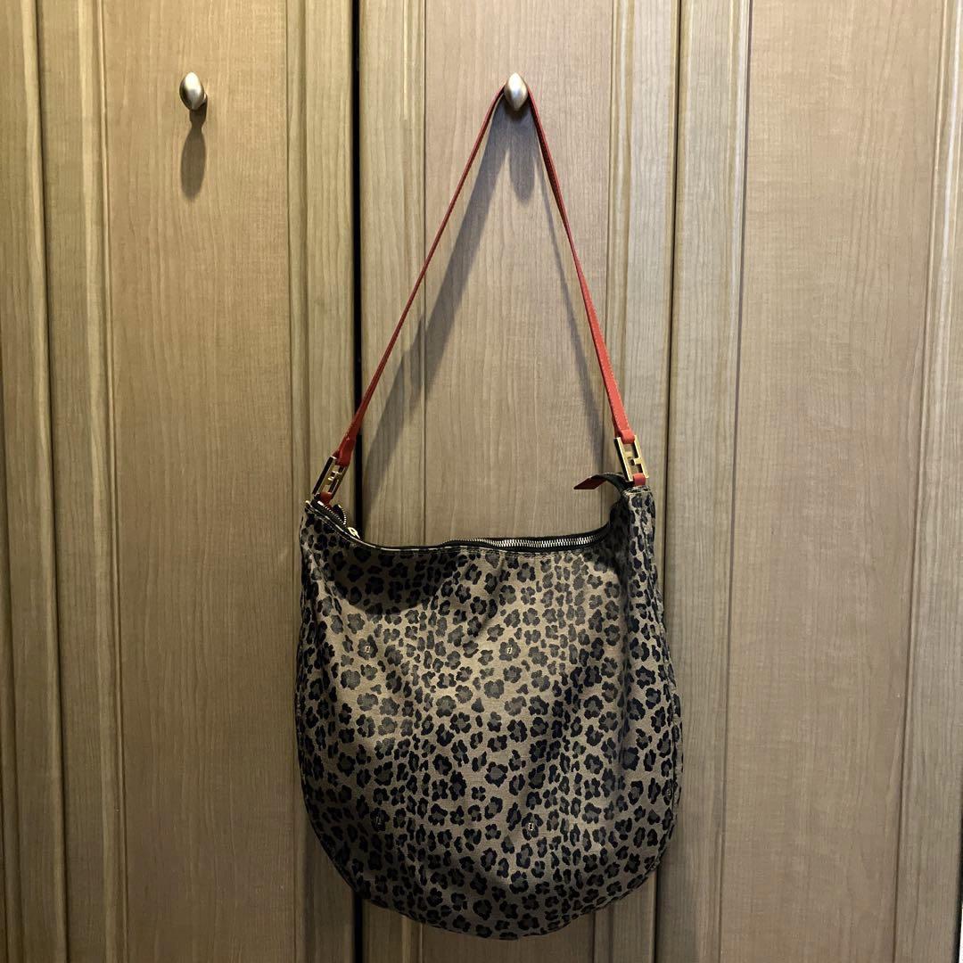 お値下げ•*可愛い♡ FENDIの斜め掛けも出来るバック