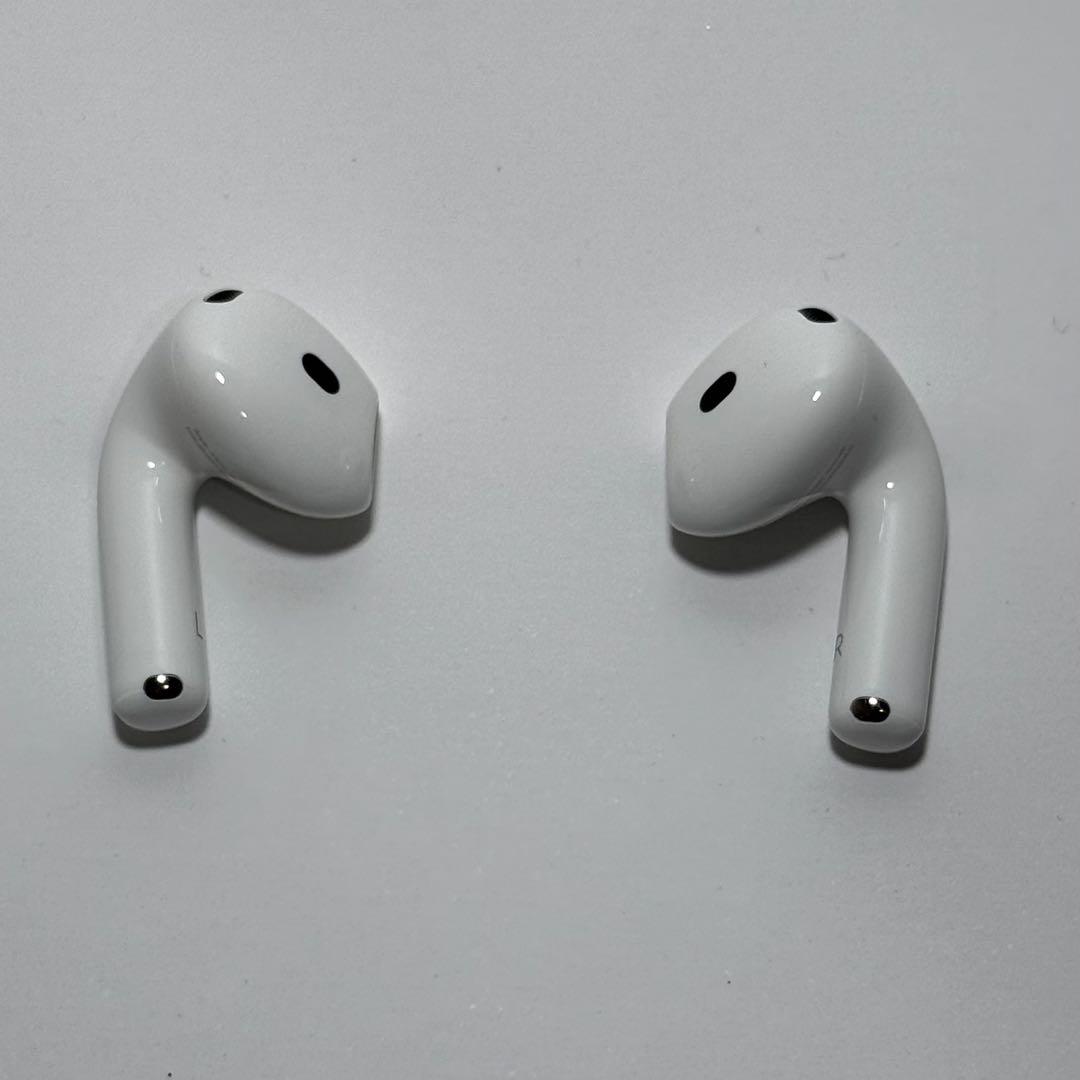 Apple AirPods 4 アクティブノイズキャンセリング 充電ケース付き