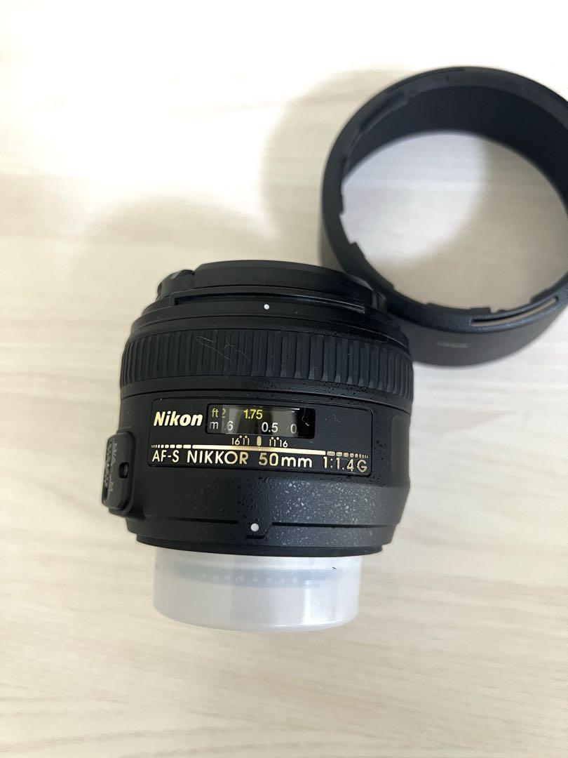 ジャンク品　Nikon デジタル一眼レフカメラとレンズ2点