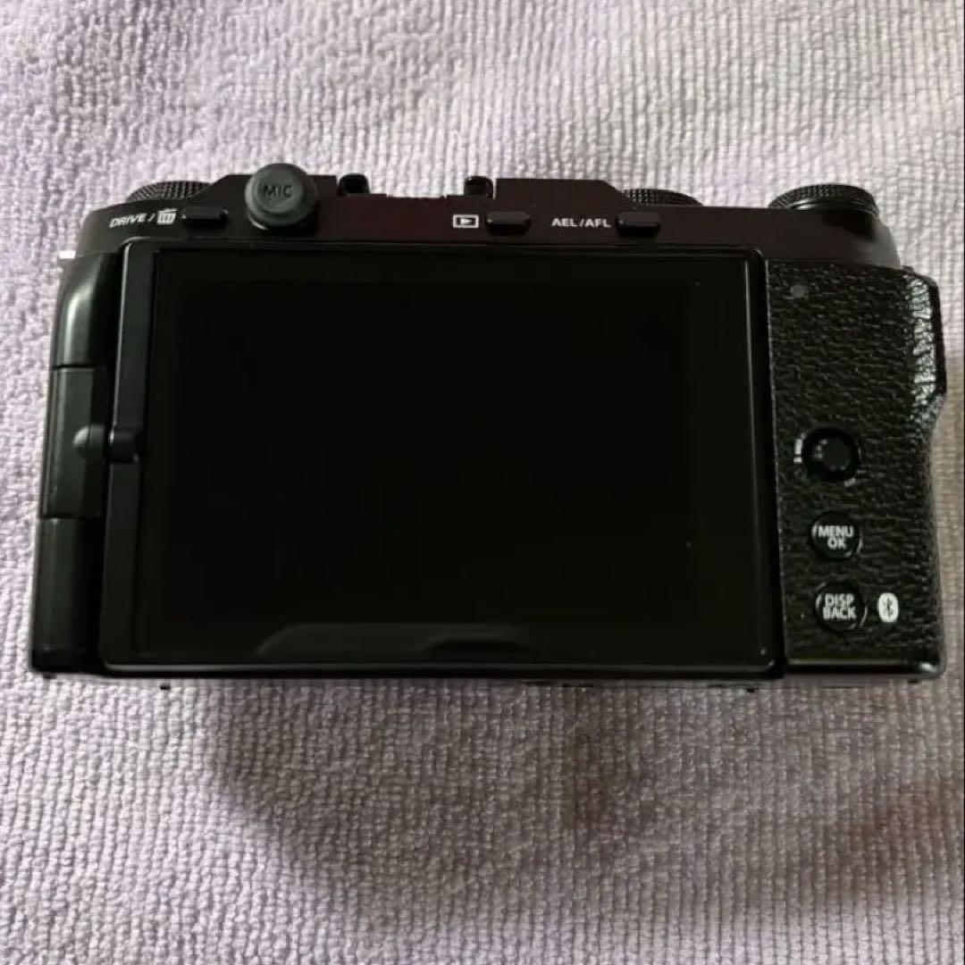 FUJIFILM X-M5