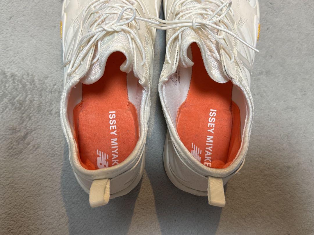 New Balance ISSEY MIYAKEトレイルランニングシューズ