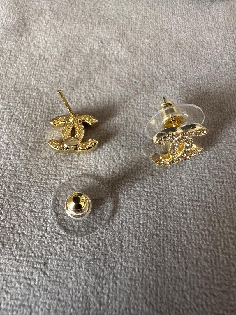 CHANEL ゴールド CCマーク 小さめピアス