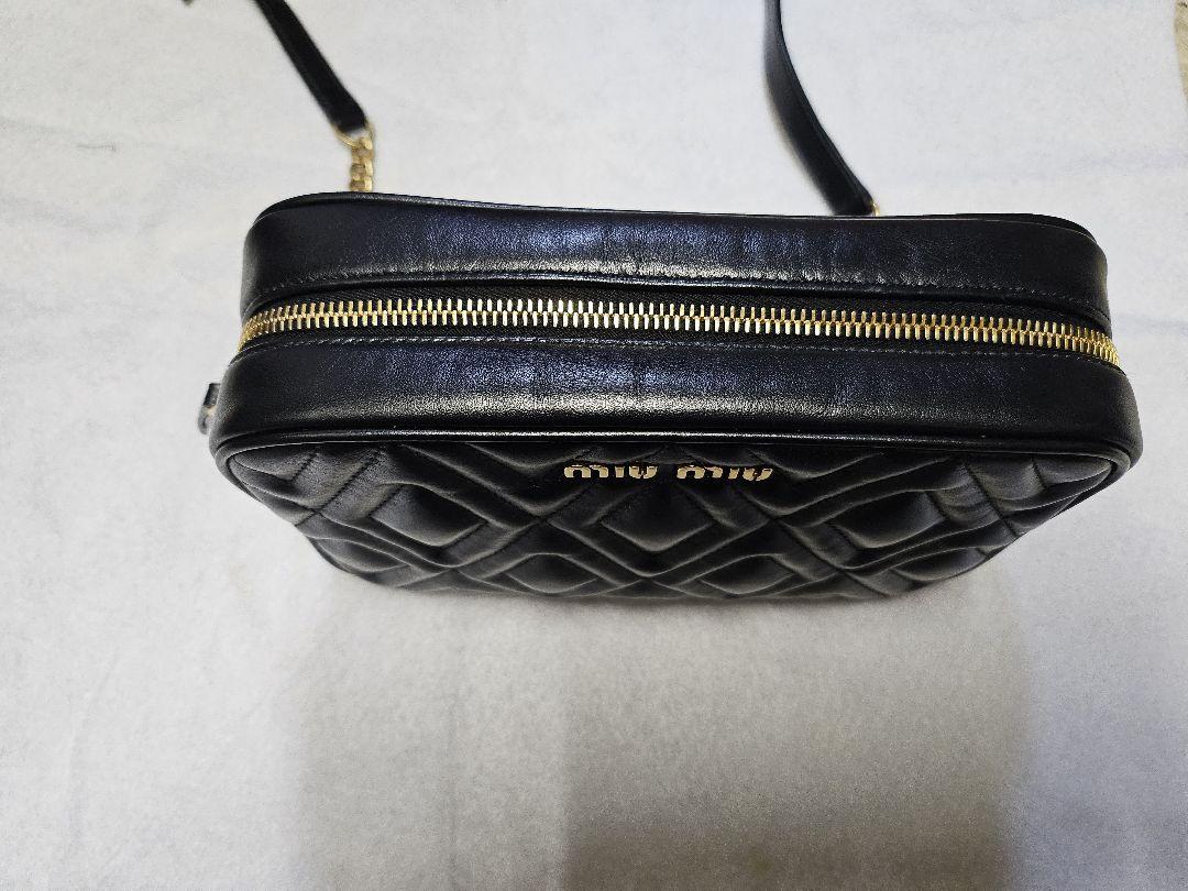 miu miu ショルダーバッグ 黒 レザー