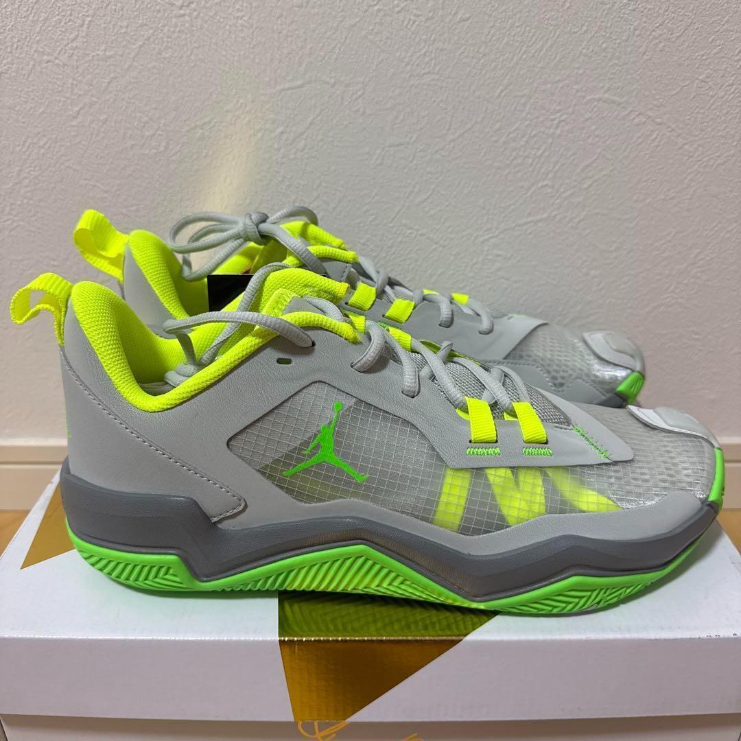 新品　NIKE ジョーダンワンテイク4PF バッシュ　グレー　蛍光色　28.5