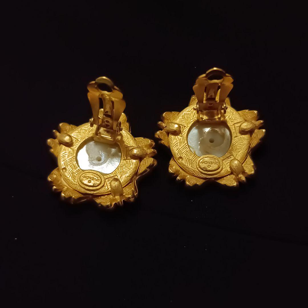 GIVENCHY 蝶 モチーフ イヤリング ゴールド パール 付属品なし GIVENCHY 蝶 モチーフ イヤリング ゴールド パール 付属品なし