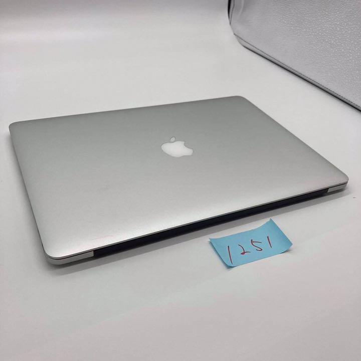 ブラック系絶妙なデザイン 訳あり SSD1TB MacBook pro 15インチ