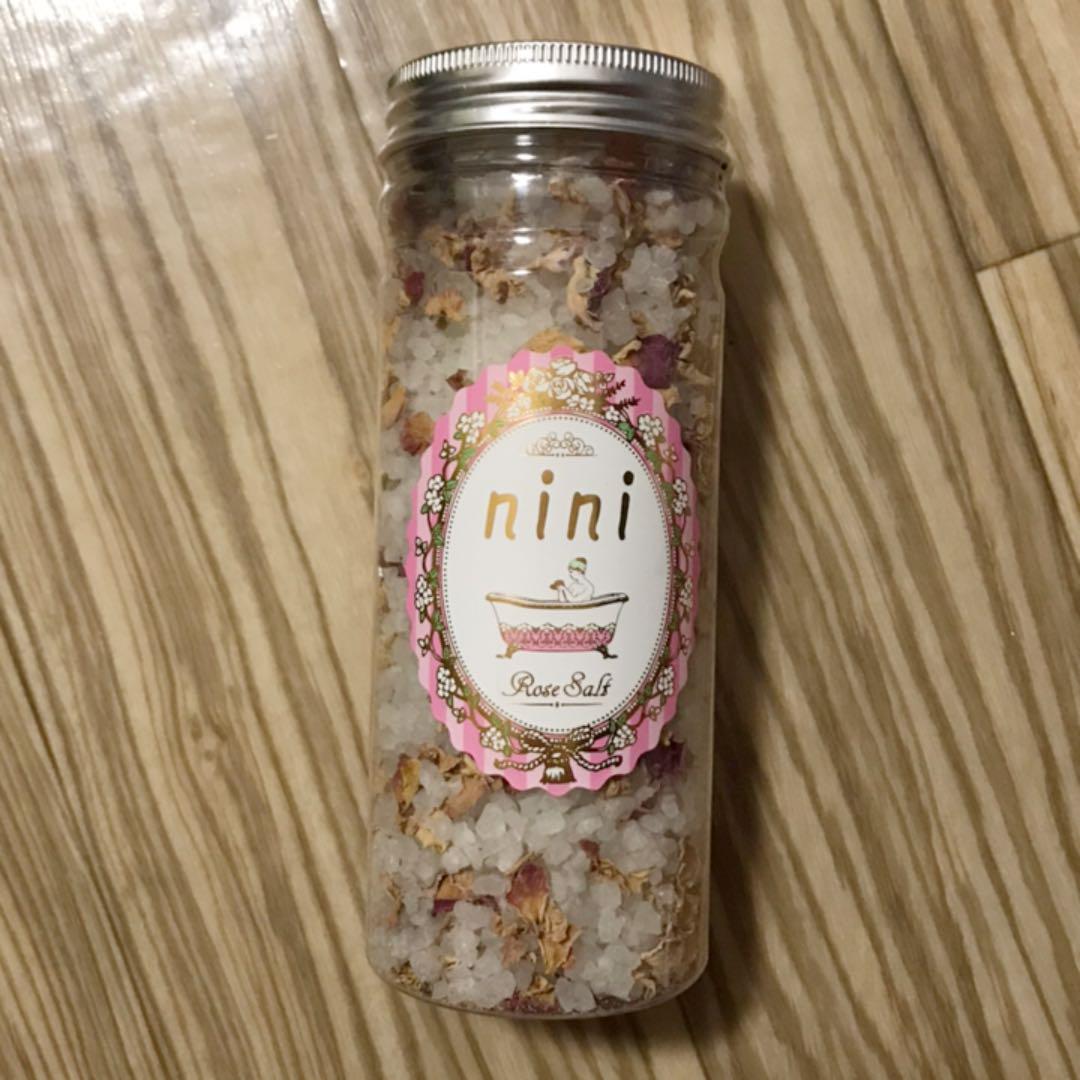 メルカリ Nini バスソルト ニニ ローズソルト 入浴剤 900 中古や未使用のフリマ メルカリ Nini バスソルト ニニ ローズソルト 入浴剤 900 中古や未使用のフリマ