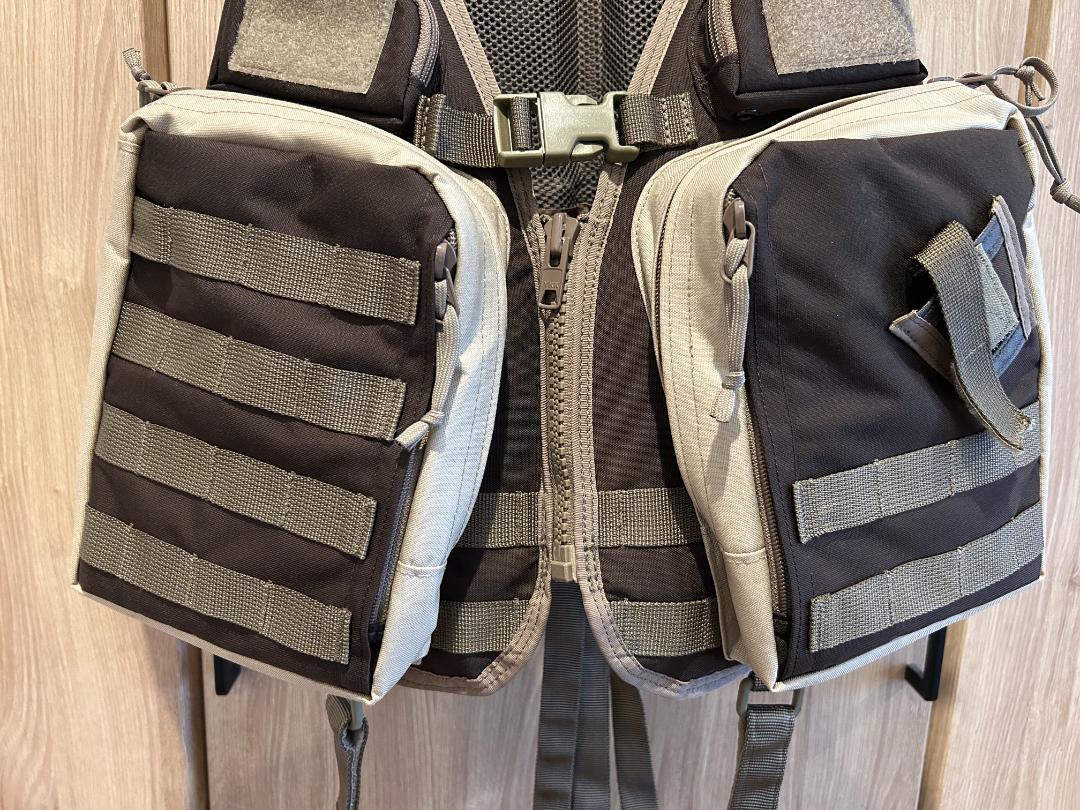 VEST|