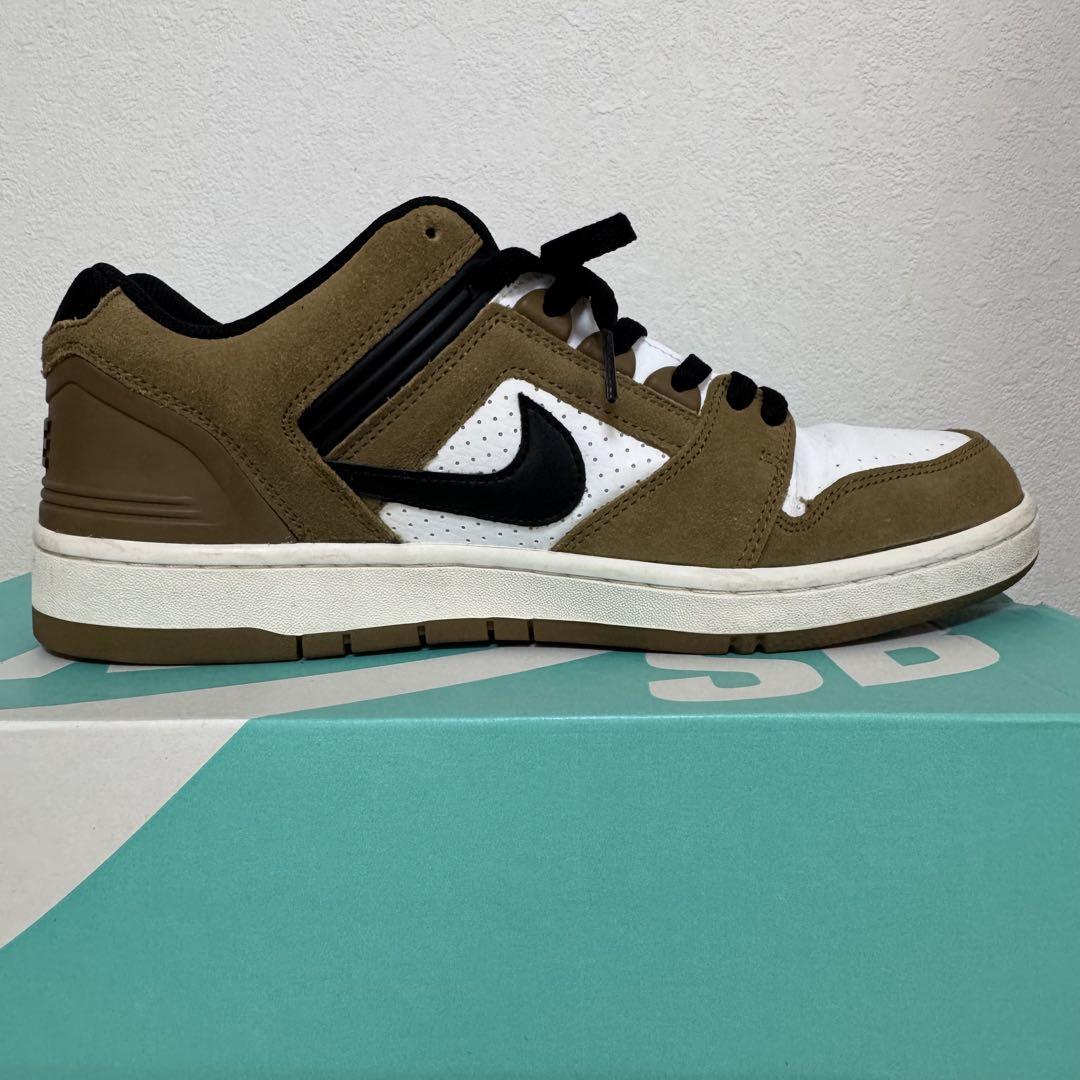美品】NIKE SB エアフォース2 LOW Escape 28.5㎝ - メルカリ