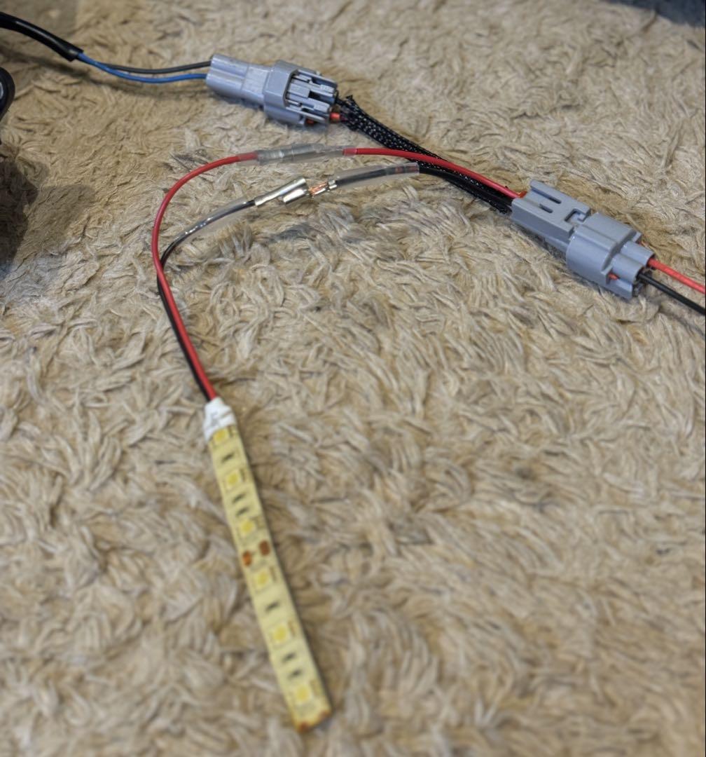 デリカD5 【上グリル】配線を無加工接続できる グリルマーカー 分岐ハーネス×2