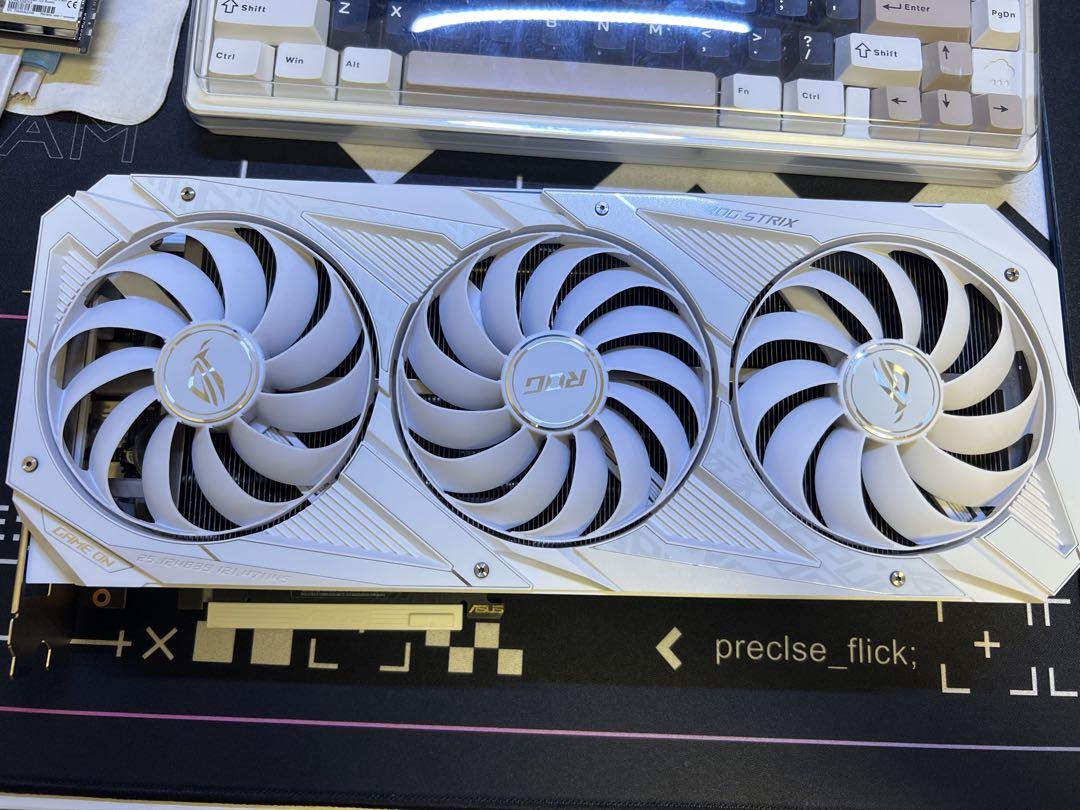rog GeForce RTX 3090 O24G white