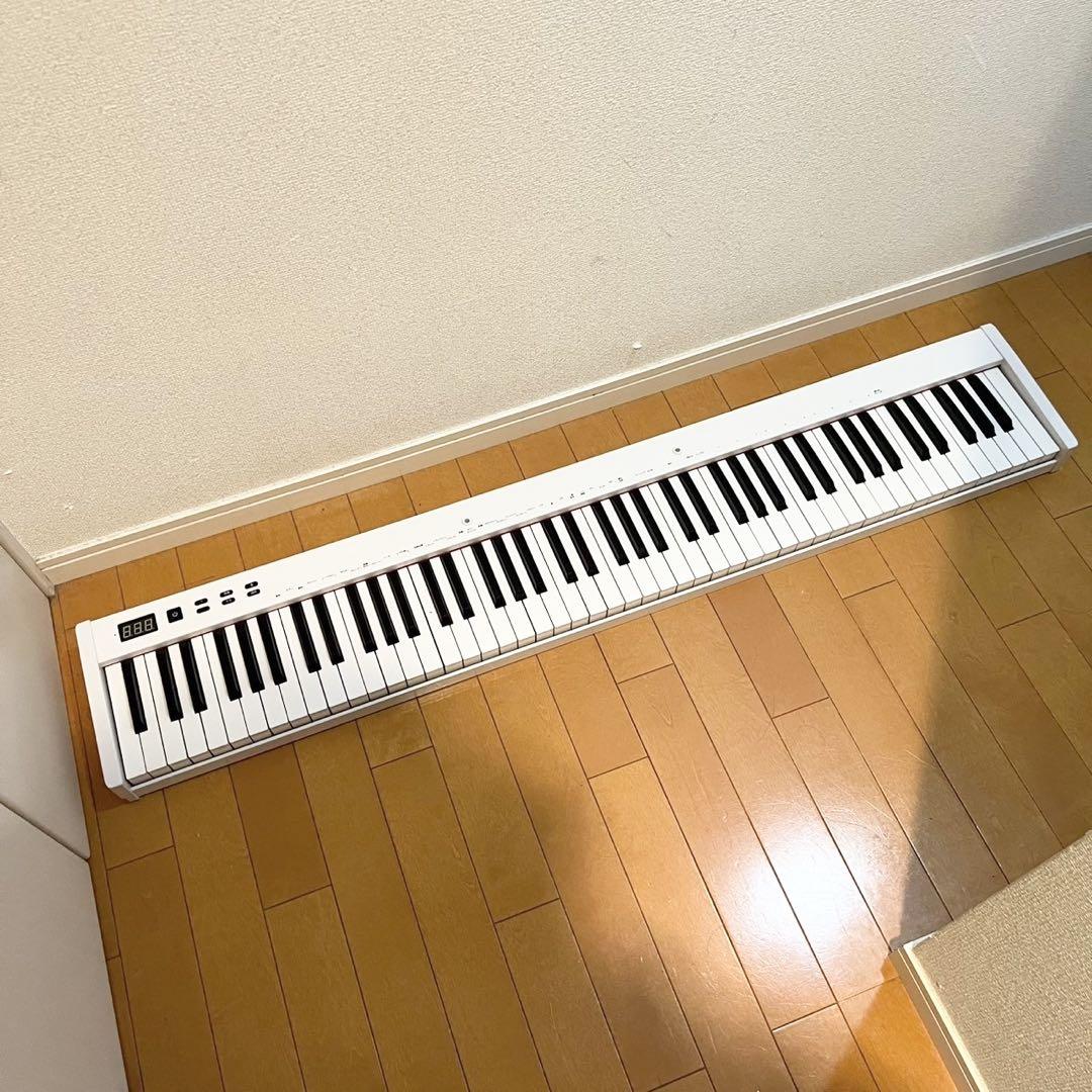 電子ピアノ　スタンド、ケース付き