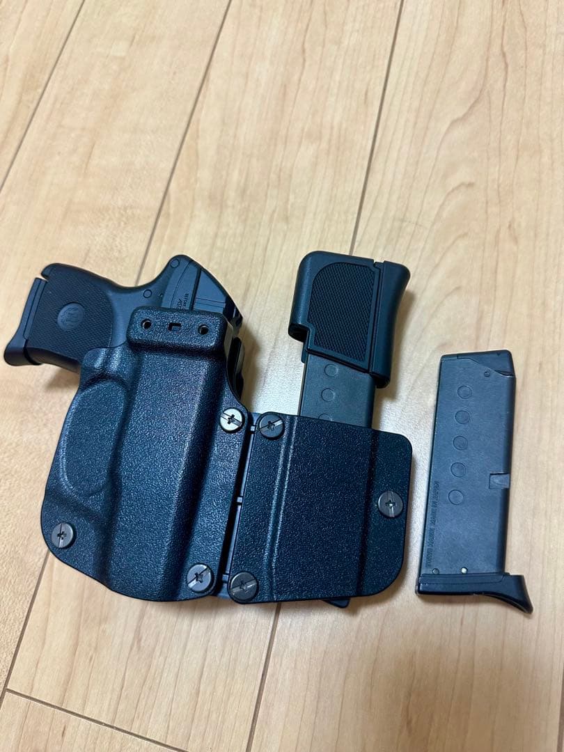 東京マルイ LCP ガスガン 予備マガジン2本 専用ホルスターセット 18歳以上 東京マルイ LCP ガスガン 予備マガジン2本 専用ホルスターセット 18歳以上