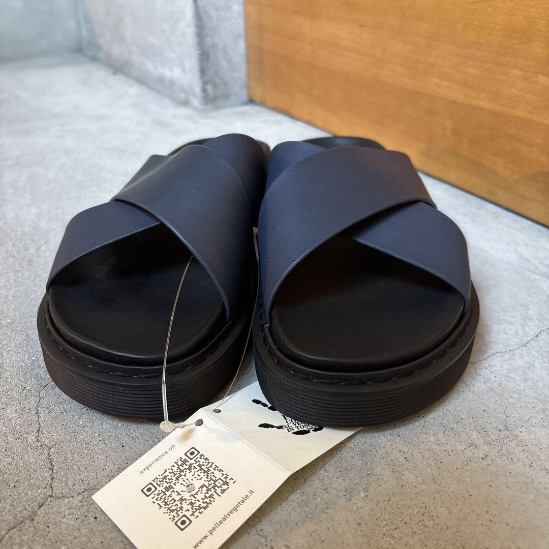 新品　マウロディバリ　MAURO de BARI レザーサンダル ネイビー41