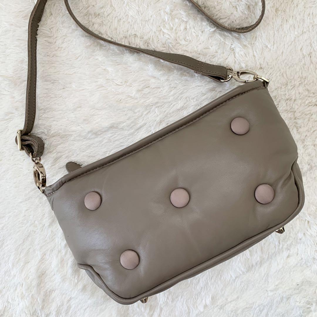 新品同様♡ パピヨネ ショルダーバッグ 中綿 ボタン ラムレザー ポシェット