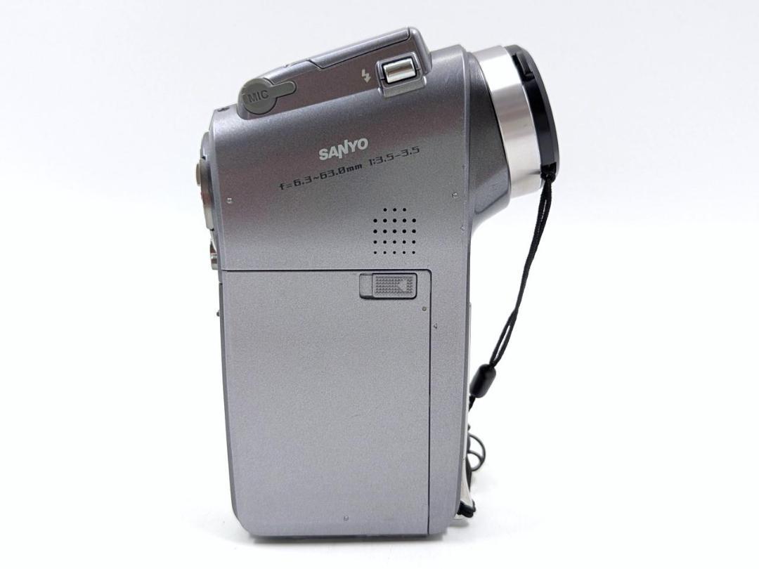 MPEG-4 ビデオカメラ SANYO Xacti ザクティ DMX-C6 1 MPEG-4 ビデオカメラ SANYO Xacti ザクティ DMX-C6 1