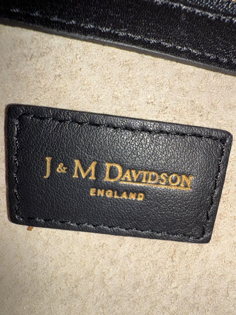 ♠ J-M