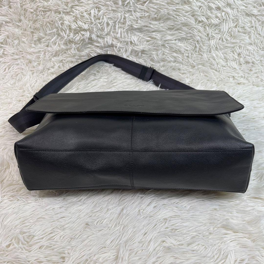 極美品✨コーチCOACH メンズ メッセンジャーバッグ 大容量　黒