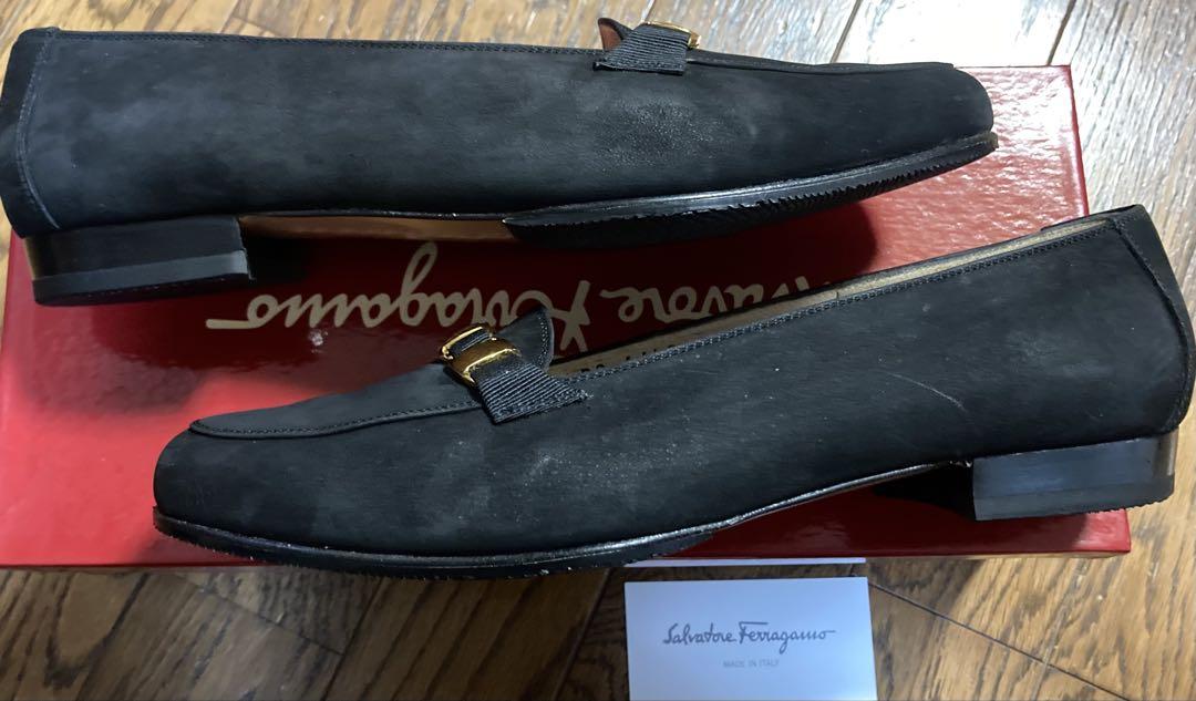 Salvatore Ferragamo 黒ローファー ゴールド装飾