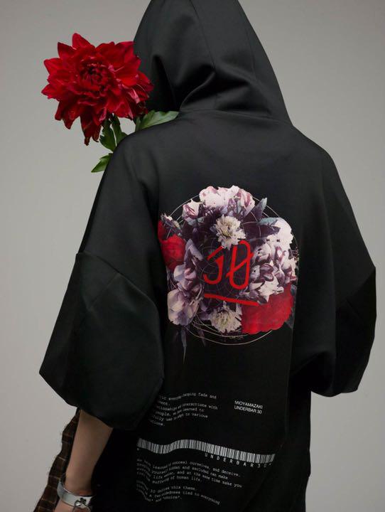 ミオヤマザキ トップス Black 30 30 パーカー Hoody Hoody ミオヤマザキ トップス Black 30 30 パーカー Hoody Hoody