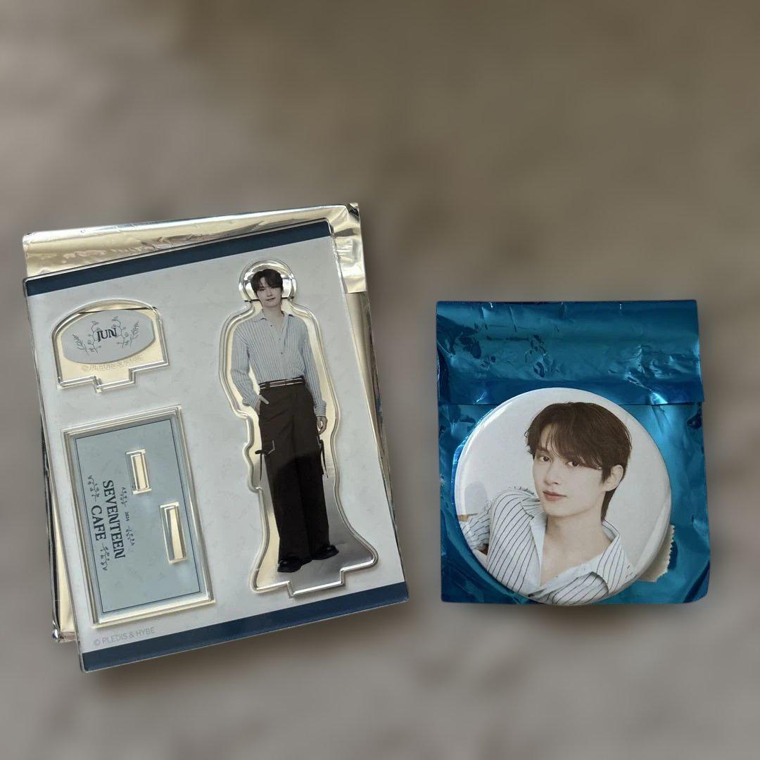 seventeencafe 2024 缶バッジ ジュン SEVENTEEN CAFE 2024 ジュン 缶バッジ アクスタ セット - メルカリ