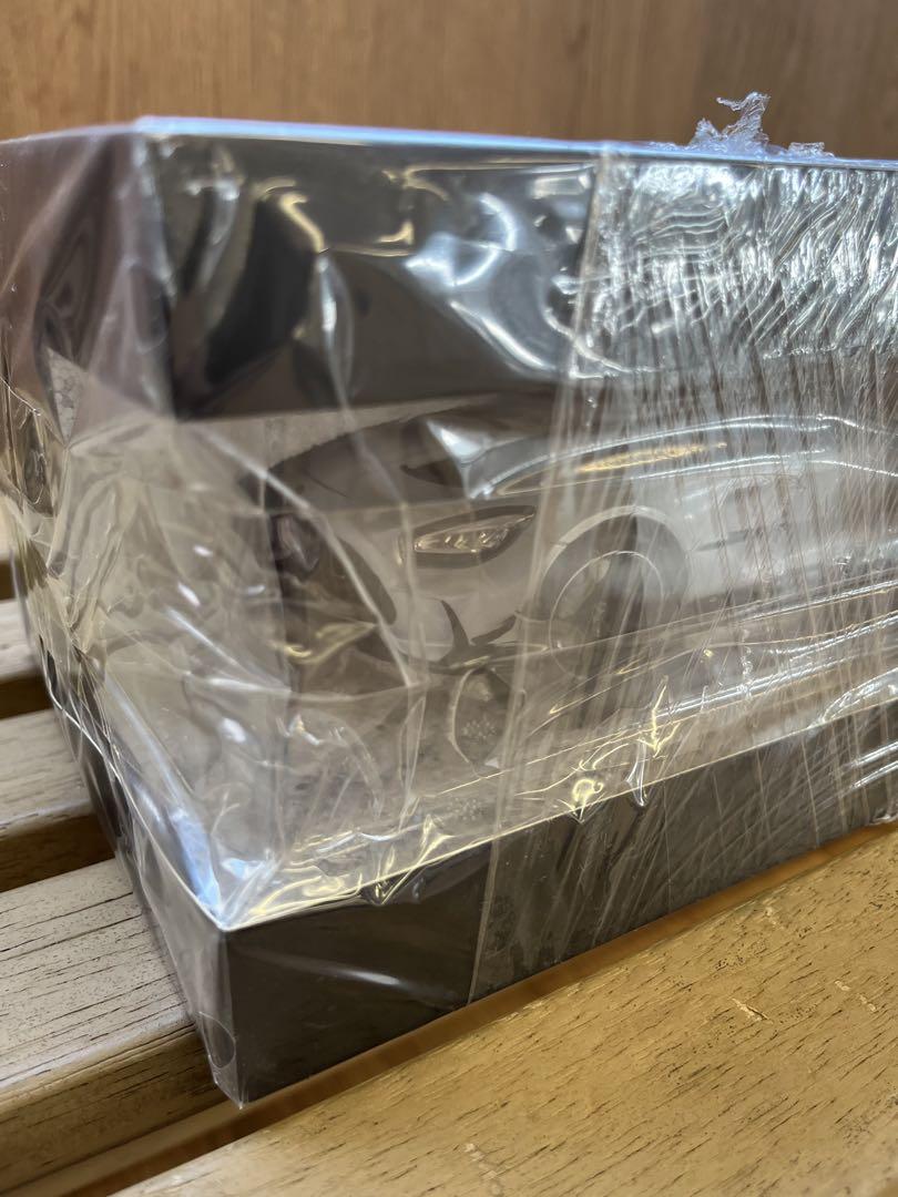 モデルカー　Mercedes AMG GT Black Series 1/18