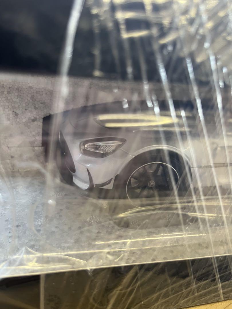 モデルカー　Mercedes AMG GT Black Series 1/18