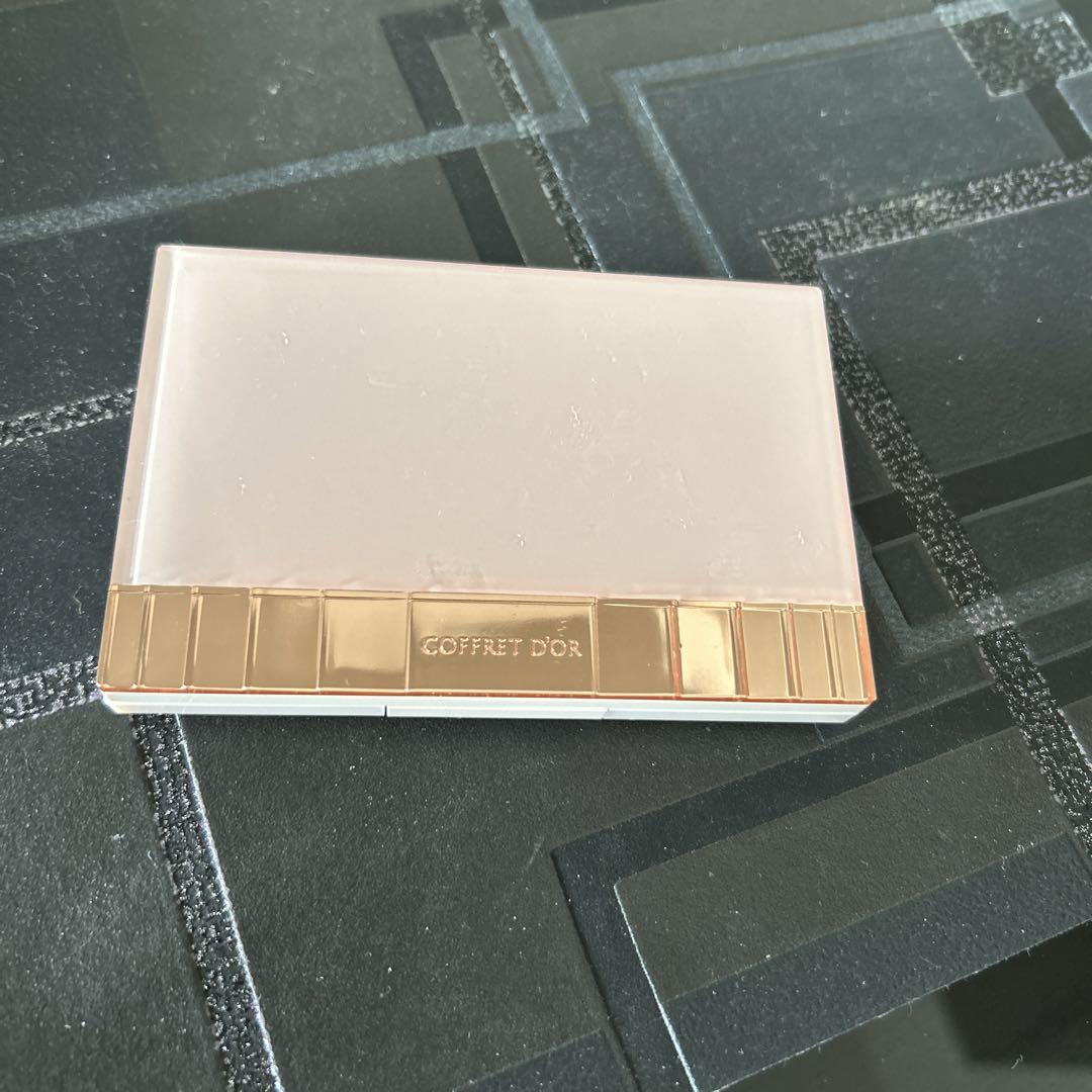 新品コフレドールファンデーションケース