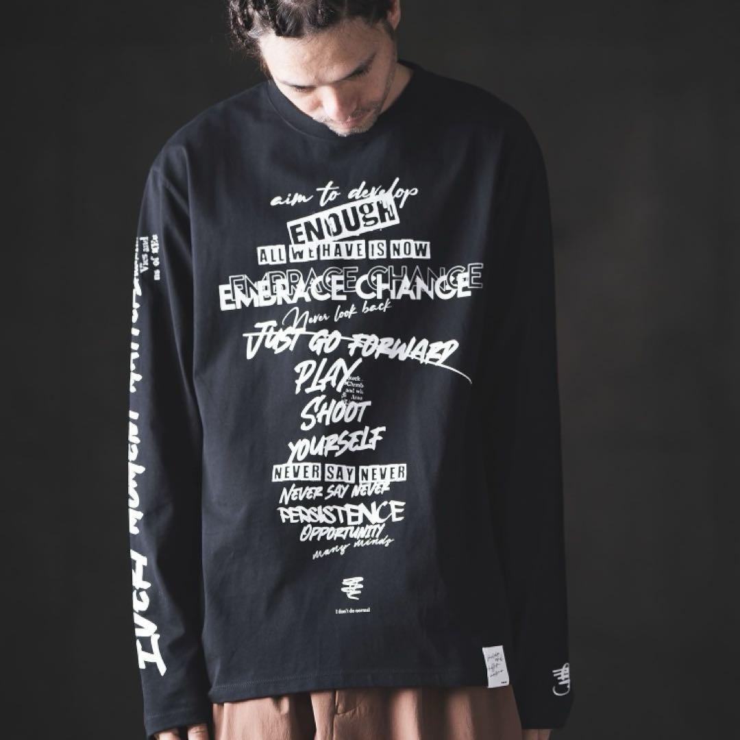 【GLIMCLAP】Graffiti-like design long T