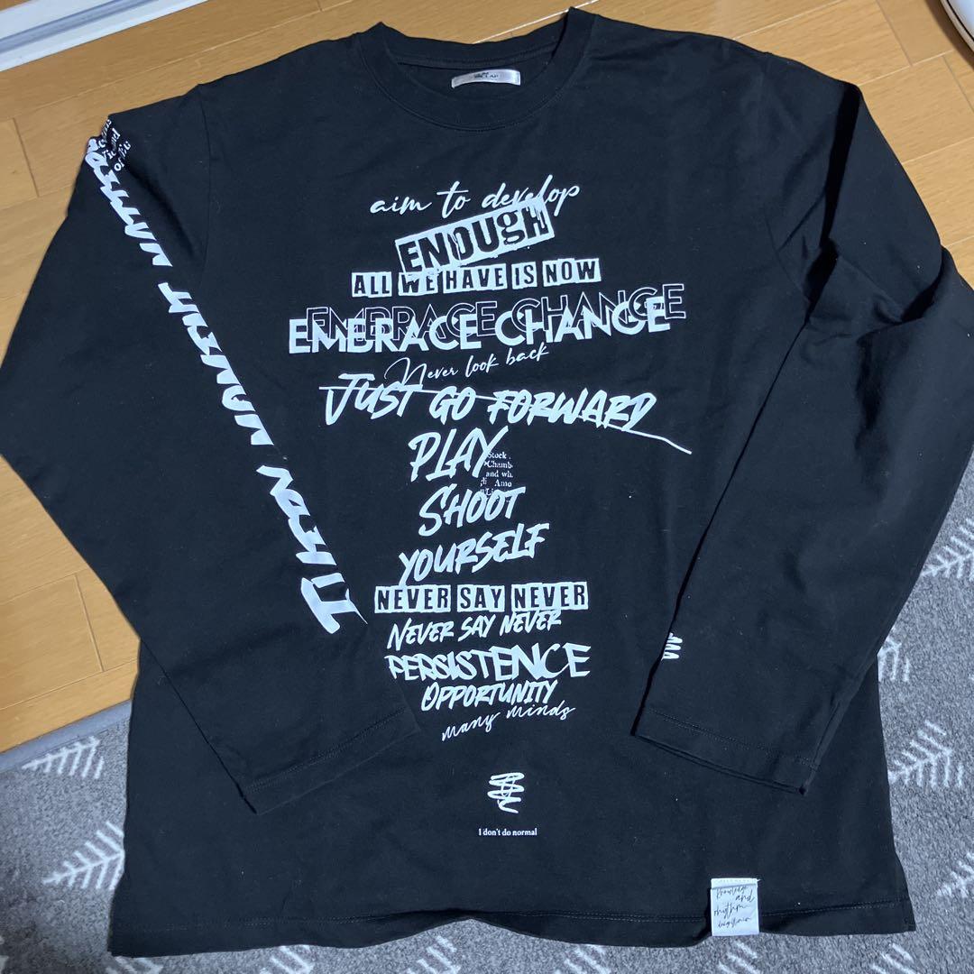 【GLIMCLAP】Graffiti-like design long T