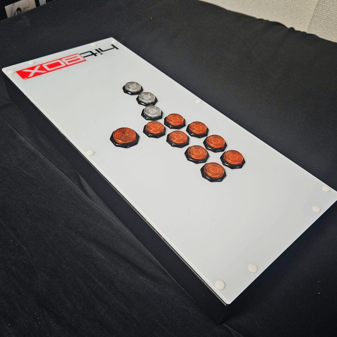 HITBOX Gamerfingerボタン換装済み
