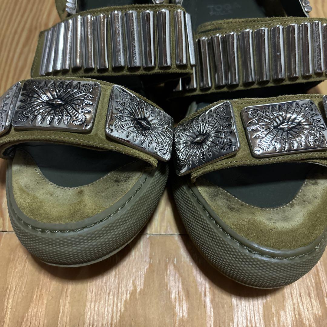 TOGAPULLA メタルスニーカーサンダル CAMEL 38