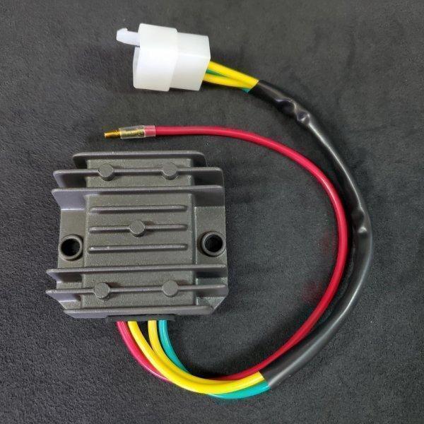 z400fxレギュレータ Z400FX-E1・E2・E3 レギュレター<ボルテージ・レギュレター