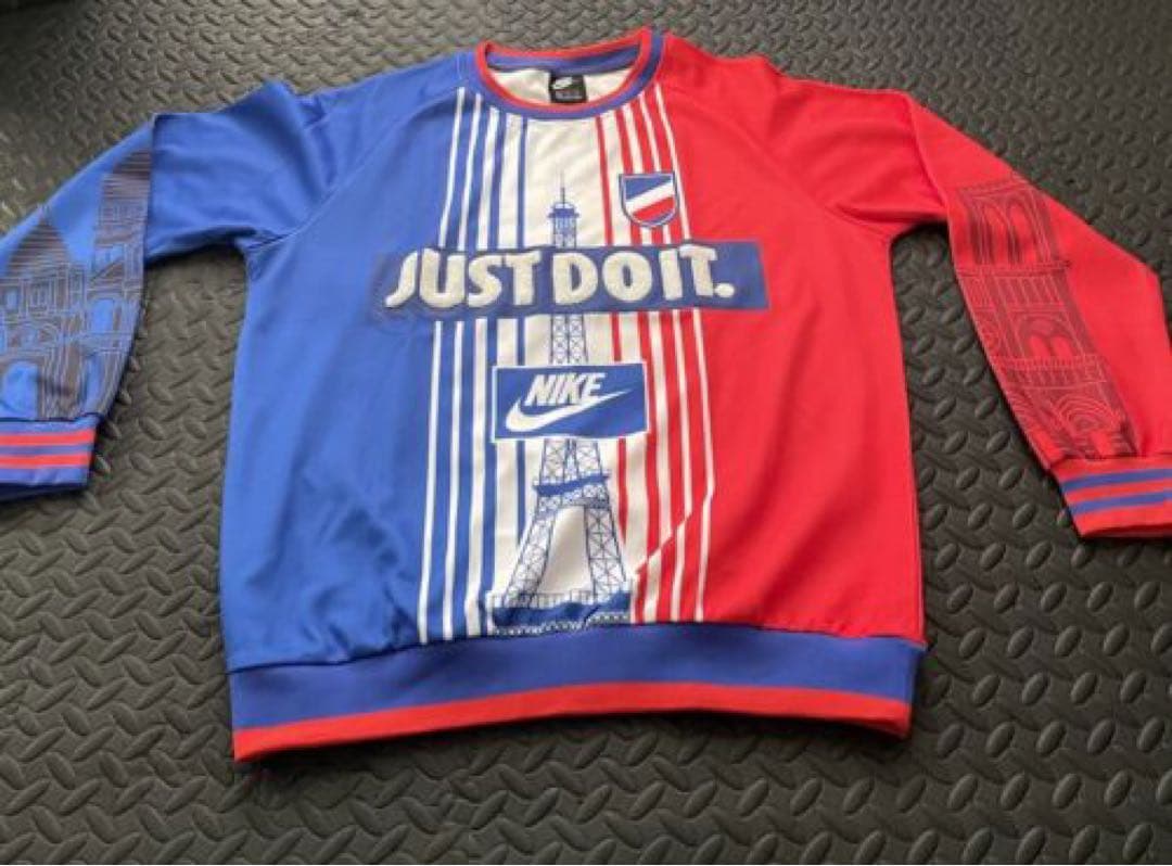 Nike クルーネックスウェット 海外限定