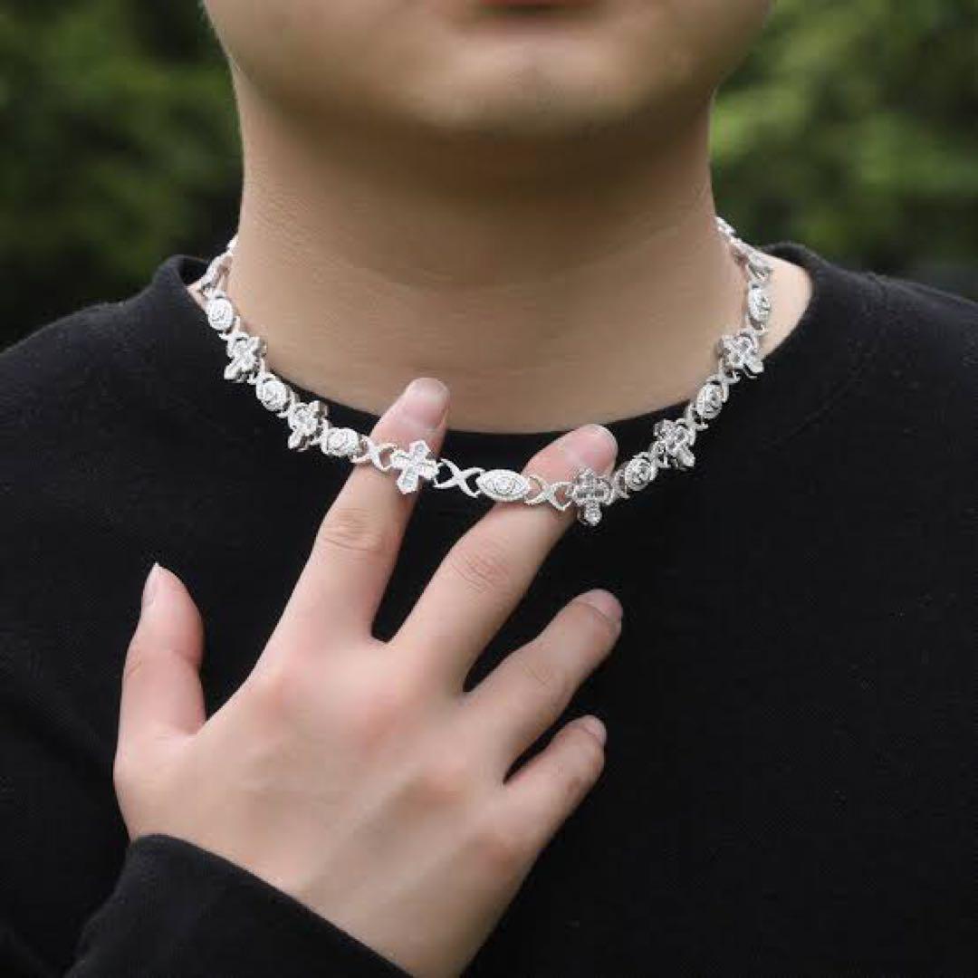 重厚×無骨。視線を奪う極太グリッターチェーンネックレス　ブリンブリン
