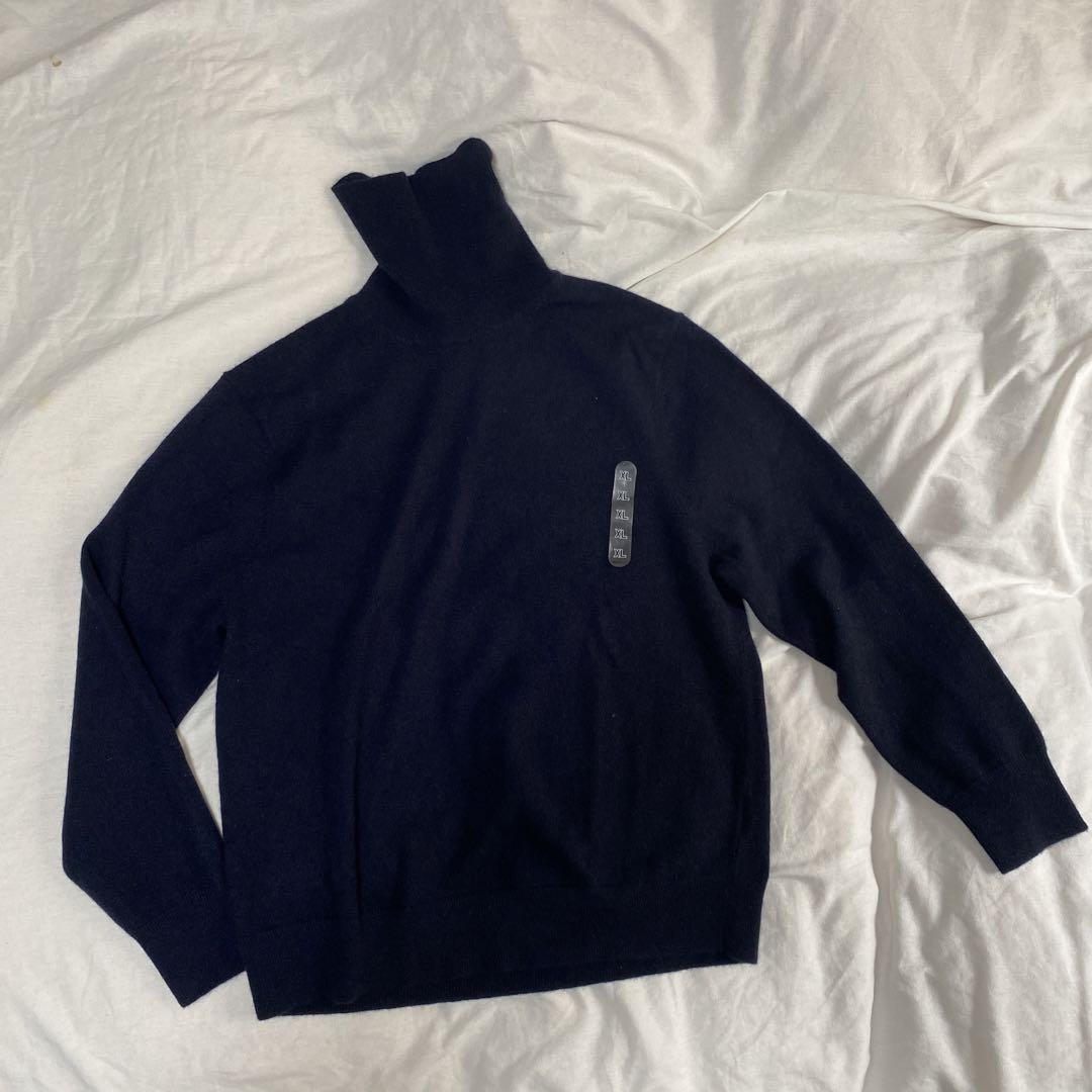 ユニクロ　カシミヤタートルネックセーター　紺　XL