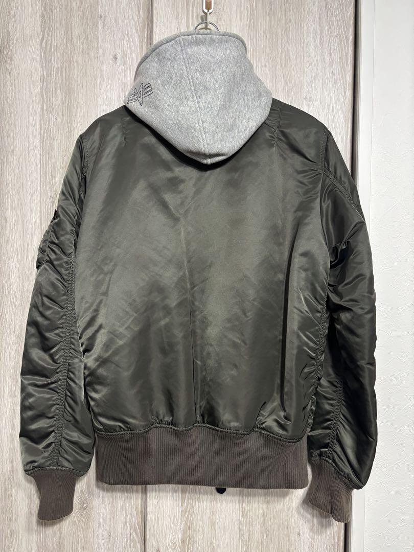 ALPHA INDUSTRIES フード付きMA-1ジャケット