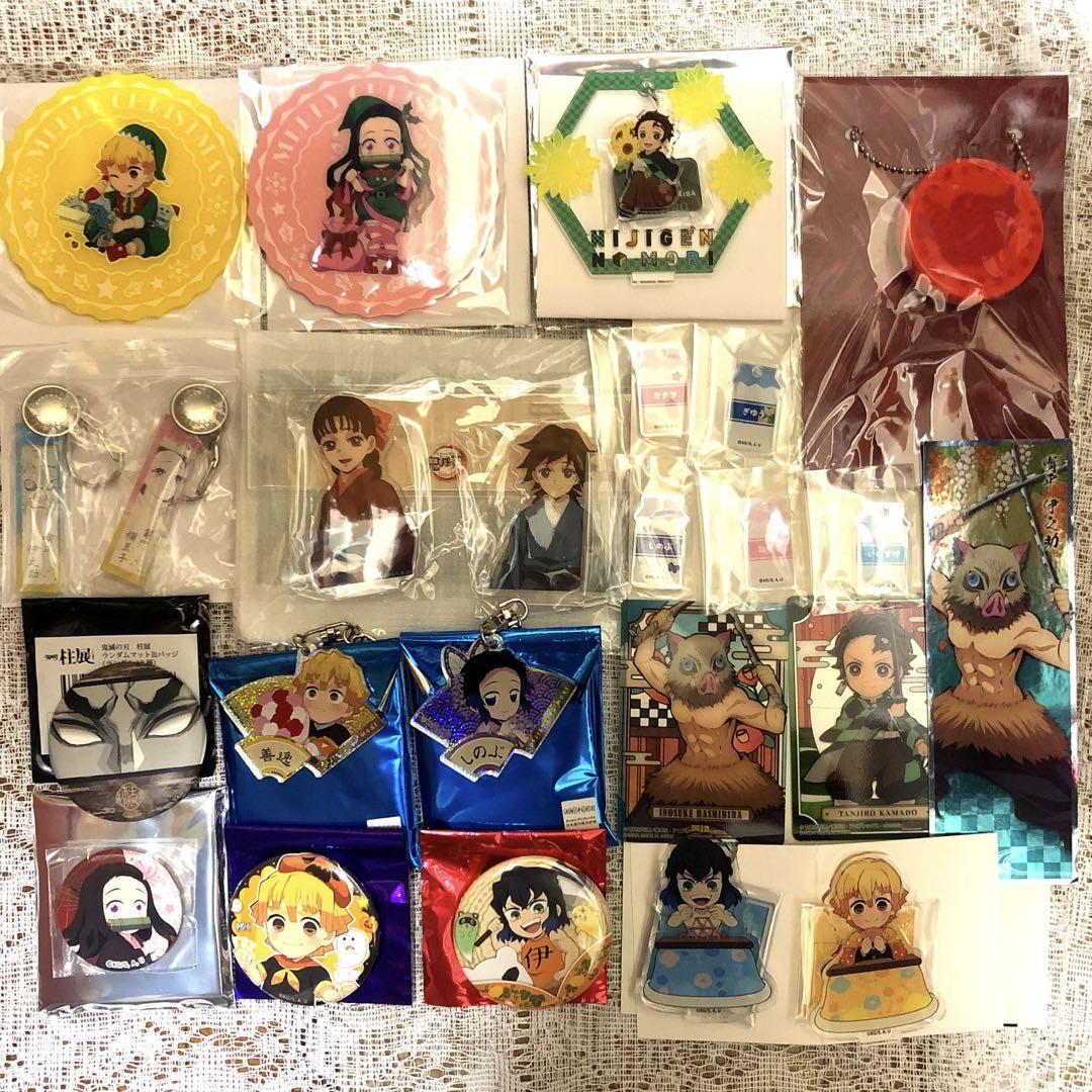 鬼滅の刃 アクスタ&ランチョンマット等 グッズ まとめ売り130点以上 鬼滅の刃 アクスタ&ランチョンマット等 グッズ まとめ売り130点
