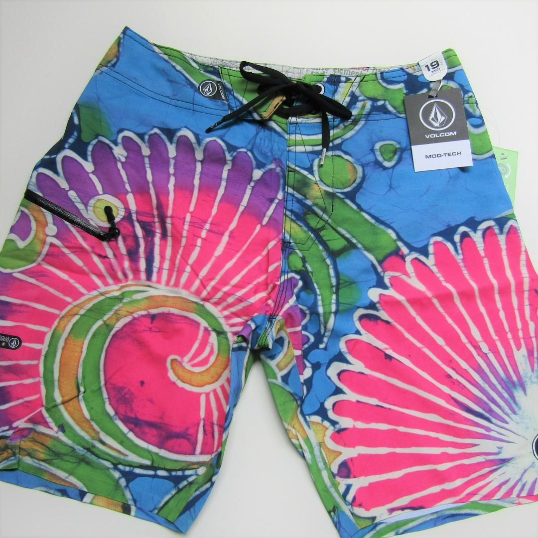 Volcom メンズ 水着 ハーフパンツ 28 大花柄 ラスト1点 人気ブランドの Volcom メンズ 水着 ハーフパンツ 28 大花柄 ラスト1点 人気ブランドの