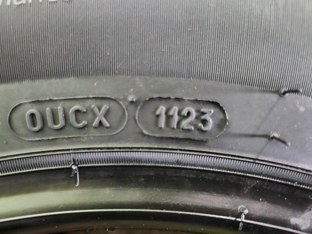 送料込☆2023年製MICHELINミシュラン タイヤ195/65R15 ☆4本