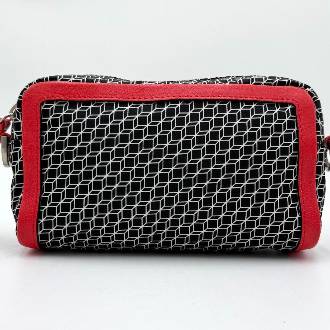 【美品】ピエールアルディ カメラバッグ キューブ 総柄 レザー ブラック レッド