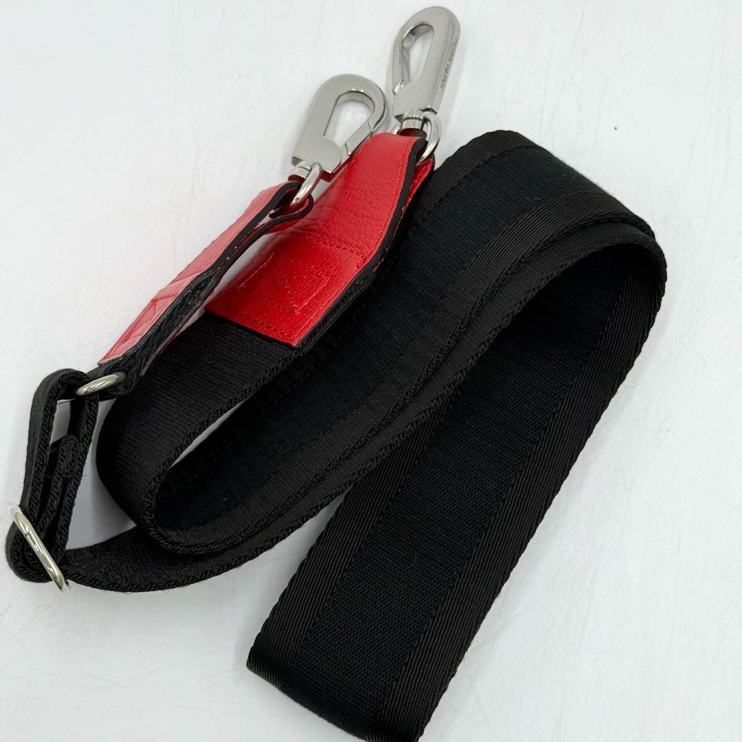 【美品】ピエールアルディ カメラバッグ キューブ 総柄 レザー ブラック レッド