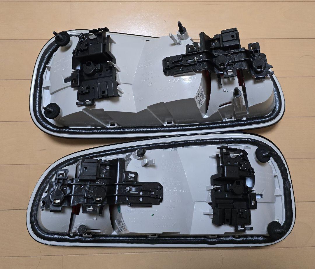 fumufumu　MINI F54 クラブマン 純正テールランプ