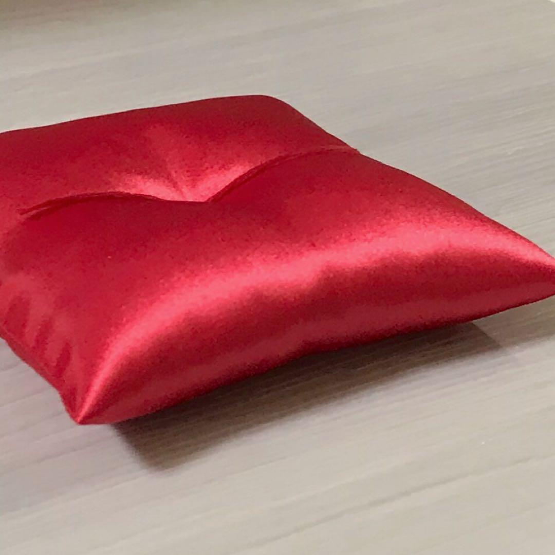 nyamo サテン 赤✤六角ミニ飾り座布団 約10cm 7点 サテン レッド✤ミニ飾り座布団 約10cm角 - メルカリ