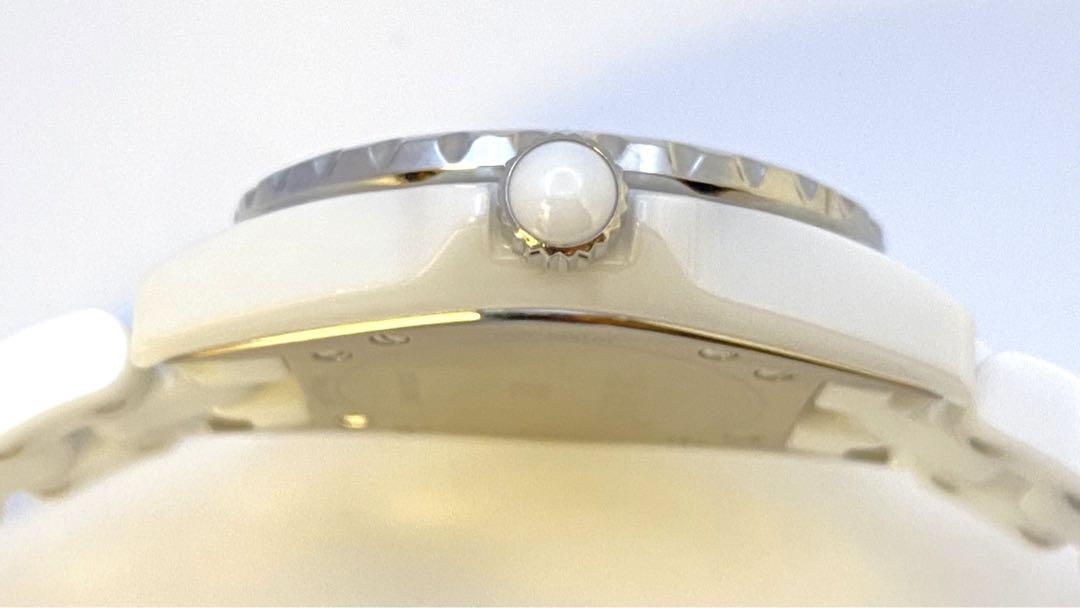 極美品　CHANEL シャネル　J12　33mm H1628　ホワイト 腕時計