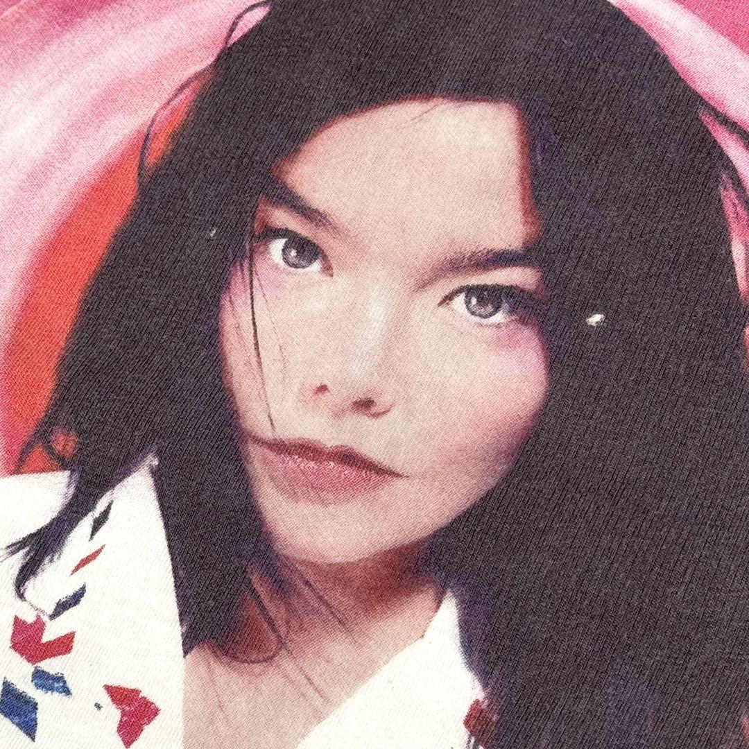 BJORK POST ビョーク ポスト Tシャツ