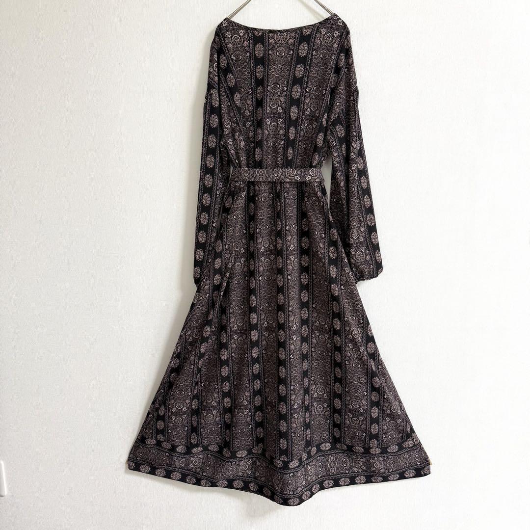 美品　シワになりにくい　Vネック　ワンピース　ベルト　Aライン　総柄　花柄