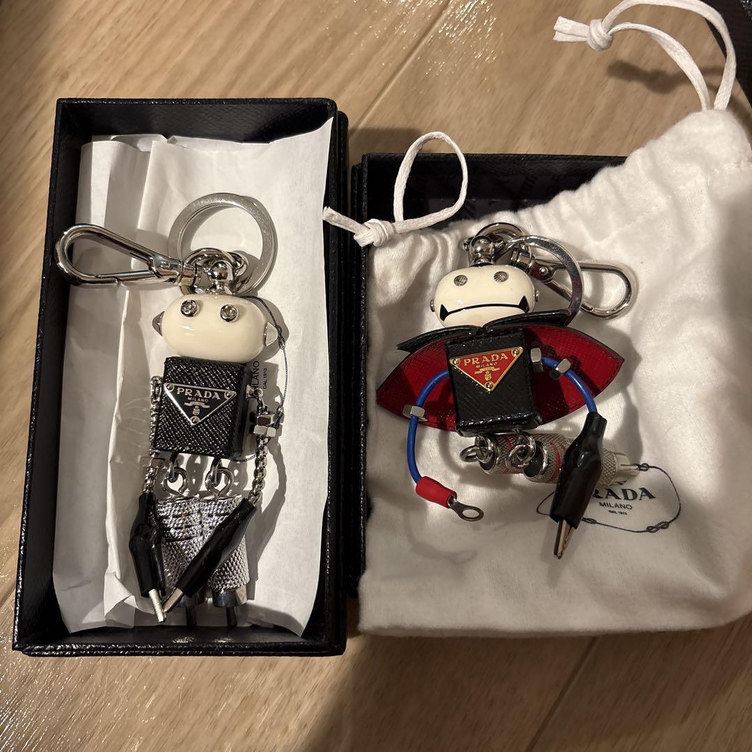 PRADA キャラクターキーホルダーセット 2個セット - メルカリ PRADA キャラクターキーホルダーセット 2個セット - メルカリ
