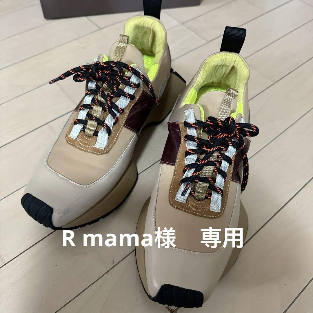 SNEAKER – MANA