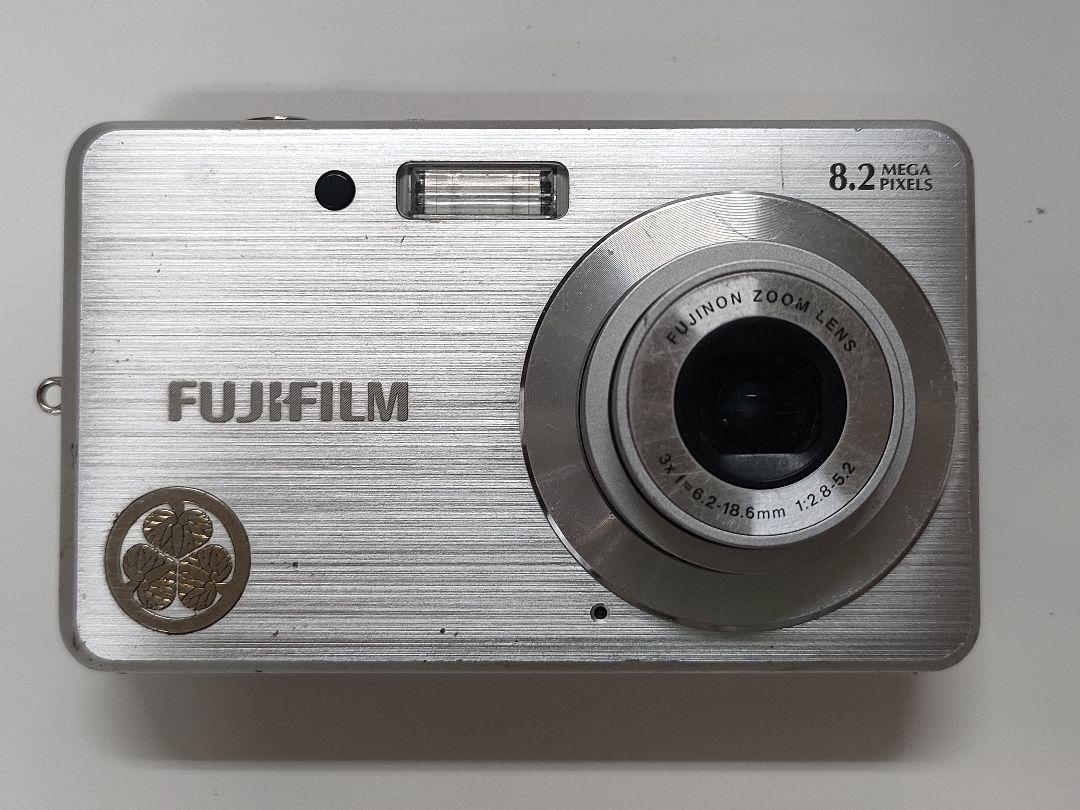 FUJIFILM 富士フイルム　Finepix J10 シルバー　デジカメ